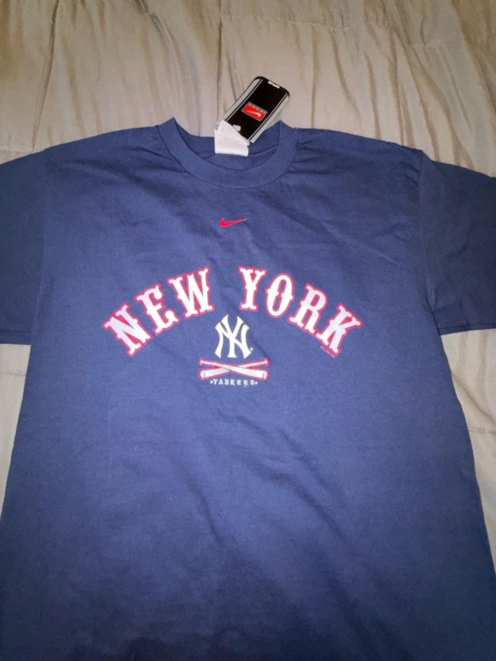 Nike New York Yankees MLB T-Shirt Navy Medium NWT Logo Graphic Tee - Picture 2 of 6